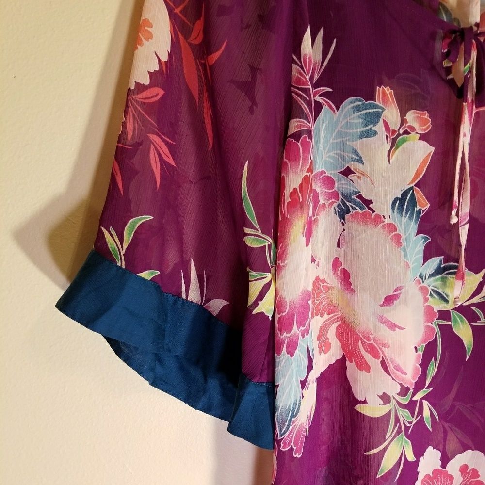 Express polyester flower blouse - Picture 6 of 9